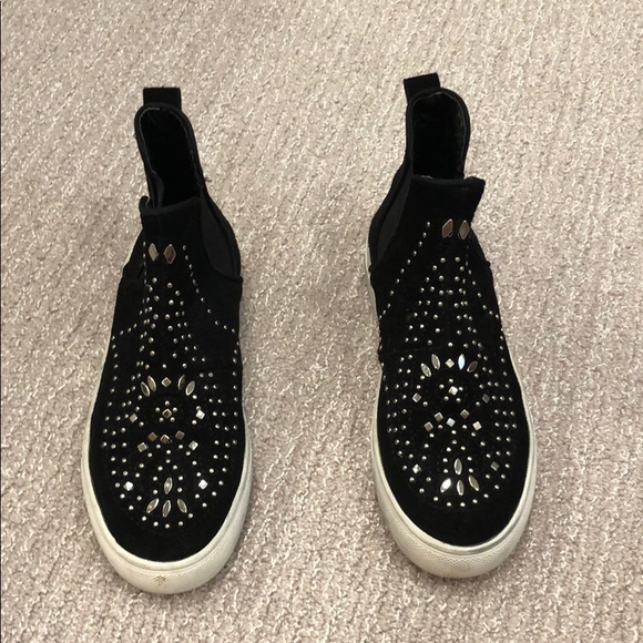 Shoes - Picture 1 of 4